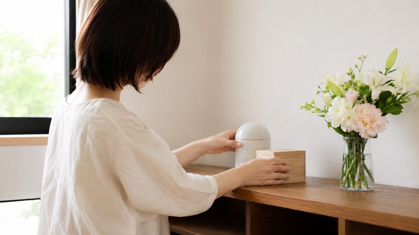 思い出を大切に保管する様子を表すイメージ画像